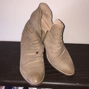 Bundle Discount! 🔥 
Leather Tan Booties